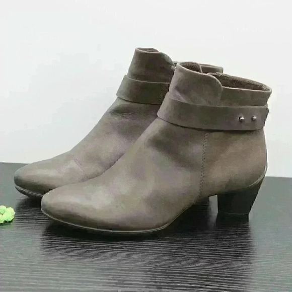 Ecco Women's Taupe Leather Side Zip Up Ankle Boots - Picture 1 of 11